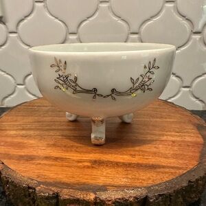LEFTON FOOTED BOWL 2606, Lefton China Hand Painted Gold Trim Footed Bowl sticker